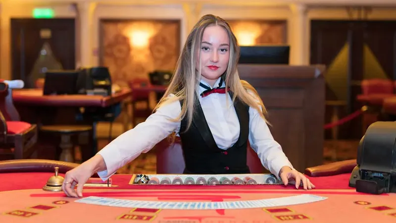 Người chia bài casino là ai?